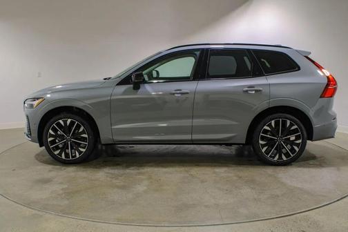 Vapour Grey Metallic 2026 Volvo XC60 B5 Ultra