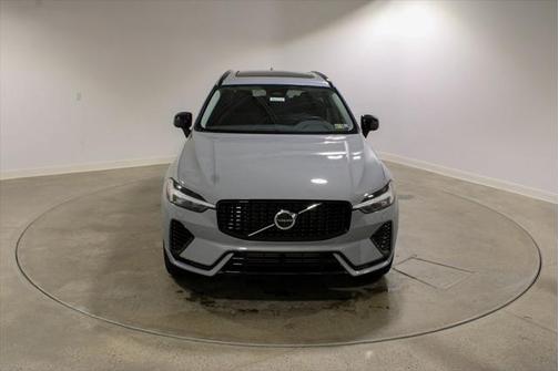 2025 Volvo XC60 Plug-In Hybrid T8 Plus