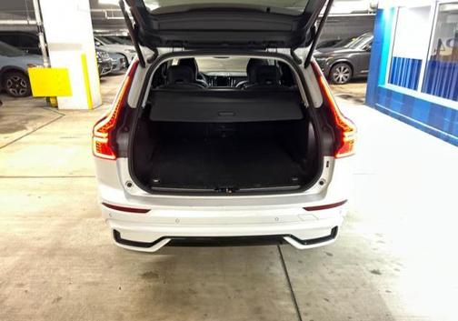 2023 Volvo XC60 B5 Plus Dark Theme