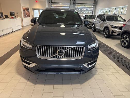 2022 Volvo XC90 Recharge Plug-In Hybrid T8 Inscription 7 Passenger