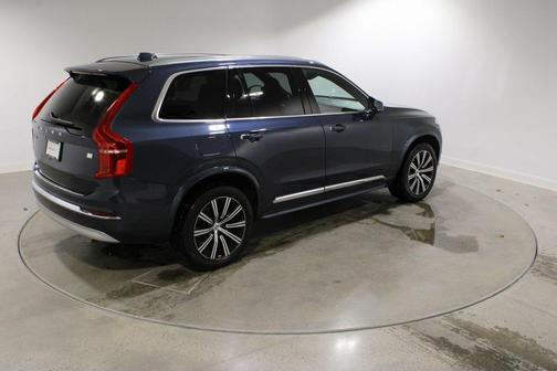 2022 Volvo XC90 Recharge Plug-In Hybrid T8 Inscription 7 Passenger