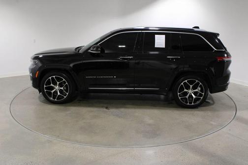 2023 Jeep Grand Cherokee Summit