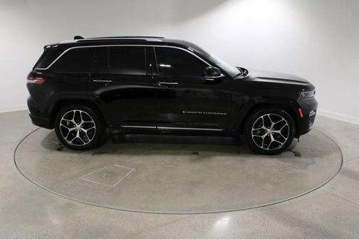 2023 Jeep Grand Cherokee Summit