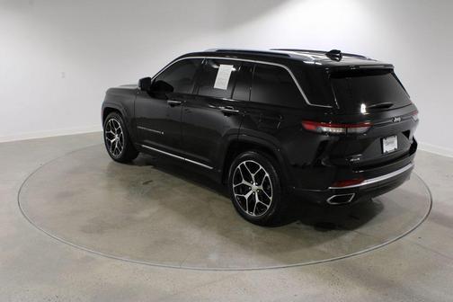 2023 Jeep Grand Cherokee Summit