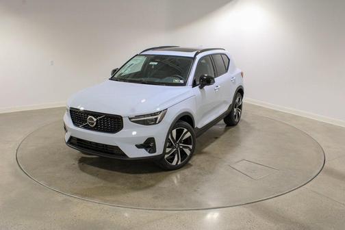 2026 Volvo XC40 B5 Ultra