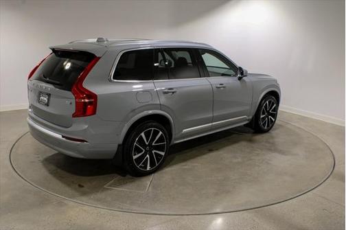 2024 Volvo XC90 B5 Plus Bright Theme