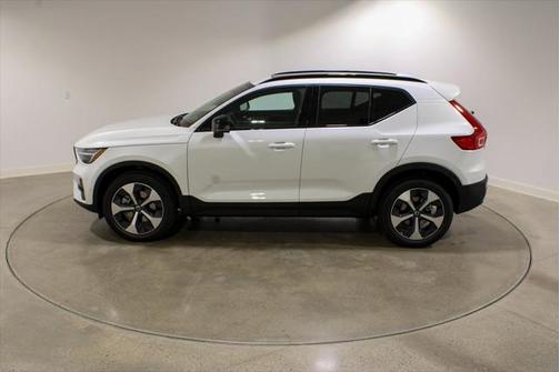 2026 Volvo XC40 B5 Plus