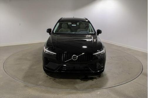 2025 Volvo XC60 Plug-In Hybrid T8 Plus