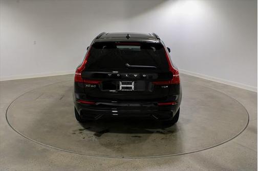 2025 Volvo XC60 Plug-In Hybrid T8 Plus