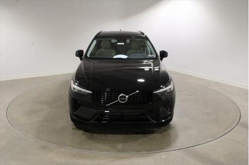 2025 Volvo XC60 Plug-In Hybrid T8 Plus