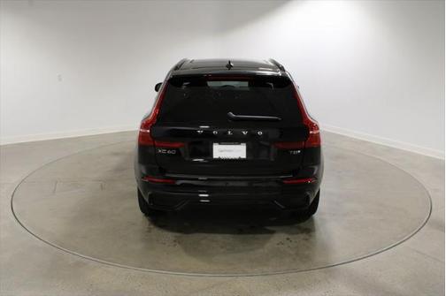 2025 Volvo XC60 Plug-In Hybrid T8 Plus