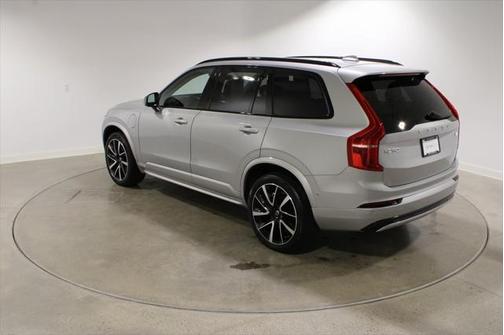 2023 Volvo XC90 Recharge Plug-In Hybrid T8 Plus Dark Theme 7-Seater