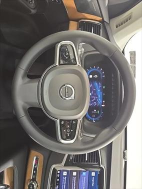 2023 Volvo XC90 Recharge Plug-In Hybrid T8 Plus Dark Theme 7-Seater