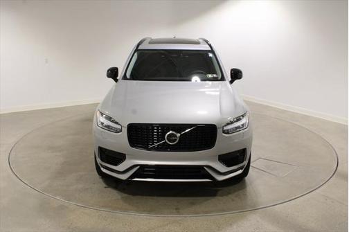 2023 Volvo XC90 Recharge Plug-In Hybrid T8 Plus Dark Theme 7-Seater