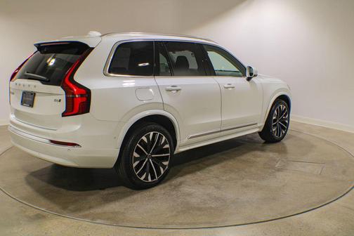 Crystal White Metallic 2025 Volvo XC90 B6 Plus 7-Seater
