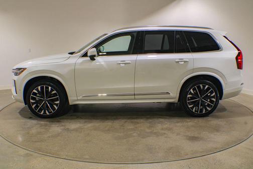 Crystal White Metallic 2025 Volvo XC90 B6 Plus 7-Seater
