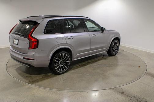 2026 Volvo XC90 B6 Ultra Dark Theme 6-Seater