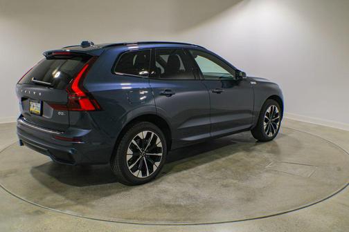 Denim Blue Metallic 2026 Volvo XC60 B5 Plus