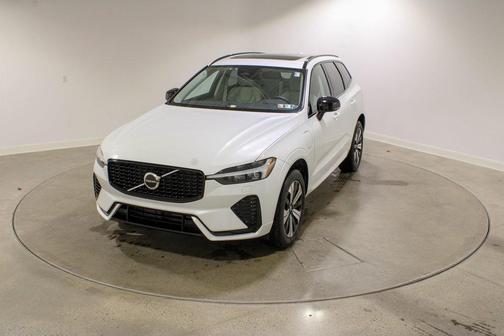 2025 Volvo XC60 Plug-In Hybrid T8 Core