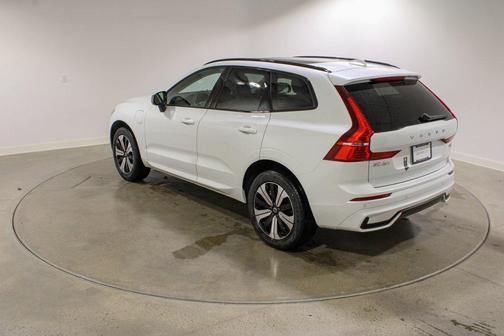 2025 Volvo XC60 Plug-In Hybrid T8 Core
