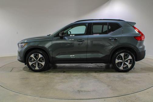 Forest Lake 2026 Volvo XC40 Core, B5 AWD Gas (mild hybrid), Dark