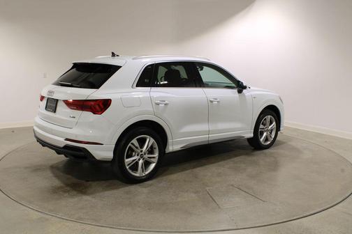 Glacier White Metallic 2023 Audi Q3 45 S line Premium Plus