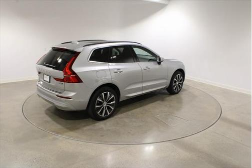 2022 Volvo XC60 B5 Momentum