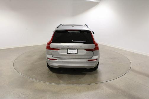 2022 Volvo XC60 B5 Momentum