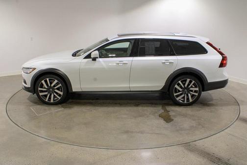 2024 Volvo V90 Cross Country B6