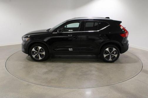 2025 Volvo XC40 B5 Plus Bright Theme