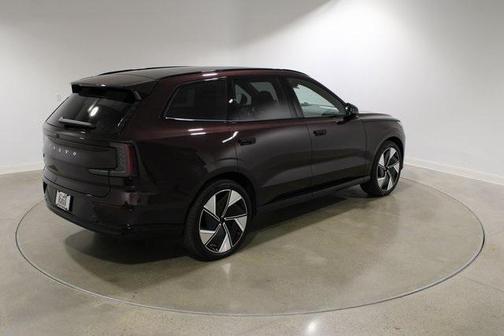 2025 Volvo EX90 Twin Motor Performance Ultra 6-Seater