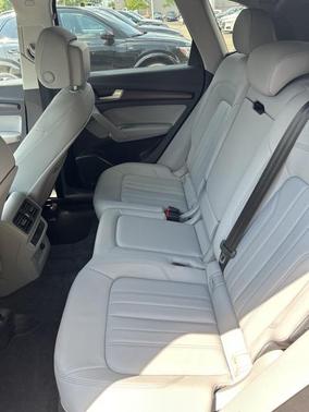 2022 Audi Q5 45 S line Premium