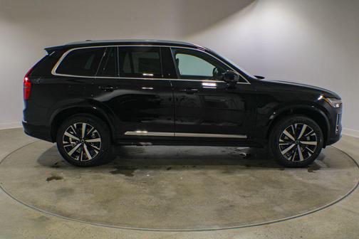 Onyx Black Metallic 2026 Volvo XC90 Core, B5 AWD Gas (mild hybrid), Gasoline, Bright, 7 Seats