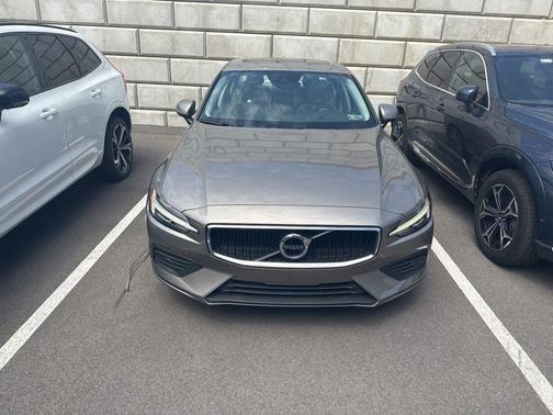 Pebble Grey Metallic 2020 Volvo S60 T6 Momentum