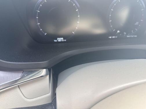 Pebble Grey Metallic 2020 Volvo S60 T6 Momentum
