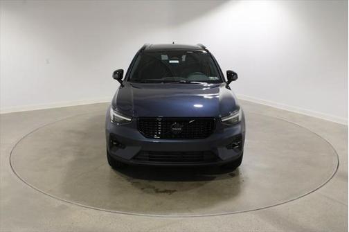 2026 Volvo XC40 B5 Ultra Black Edition