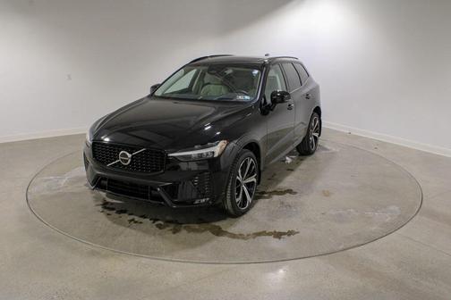 2024 Volvo XC60 B5 Ultimate Dark Theme