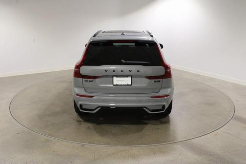 2026 Volvo XC60 B5 Ultra Black Edition