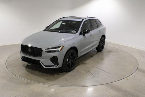 2026 Volvo XC60 B5 Ultra Black Edition