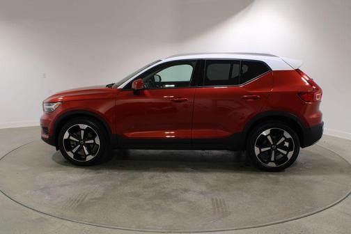 2019 Volvo XC40 T5 Momentum