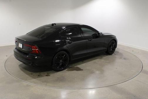 2024 Volvo S60 B5 Plus Black Edition