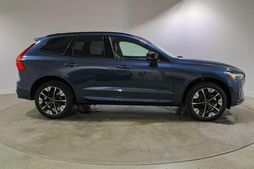 Denim Blue Metallic 2026 Volvo XC60 B5 Plus
