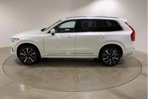 2025 Volvo XC90 B5 Plus