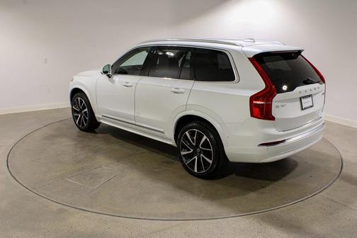 2025 Volvo XC90 B5 Plus
