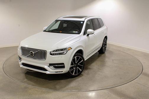 2025 Volvo XC90 B5 Plus