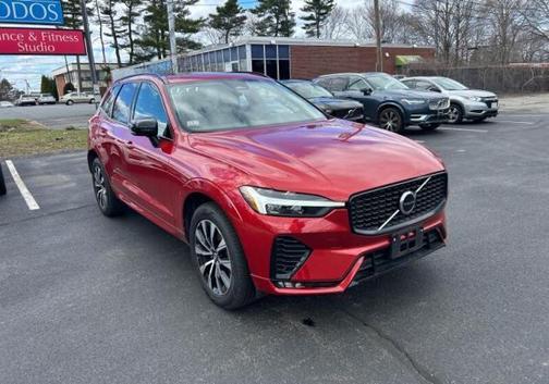 Fusion Red Metallic 2024 Volvo XC60 B5 Core Dark Theme