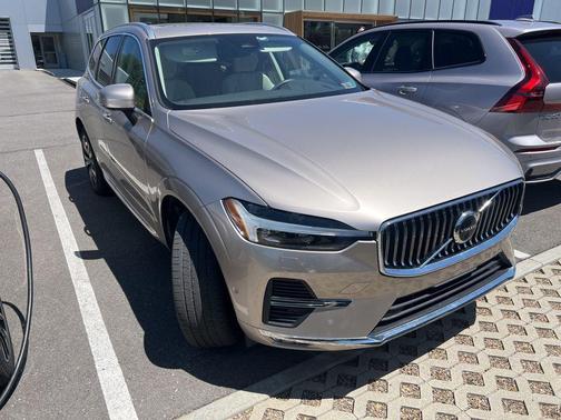 Bright Dusk Metallic 2023 Volvo XC60 B5 Plus Bright Theme
