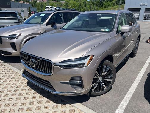 Bright Dusk Metallic 2023 Volvo XC60 B5 Plus Bright Theme