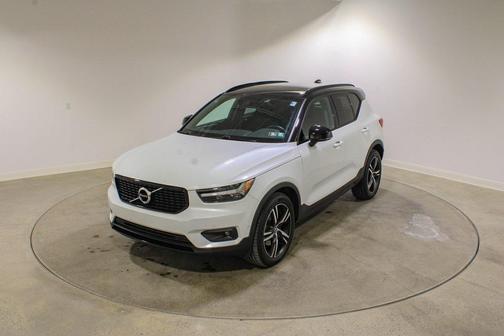 2019 Volvo XC40 T5 R-Design