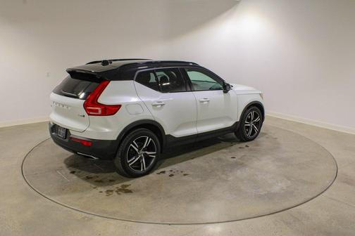 2019 Volvo XC40 T5 R-Design